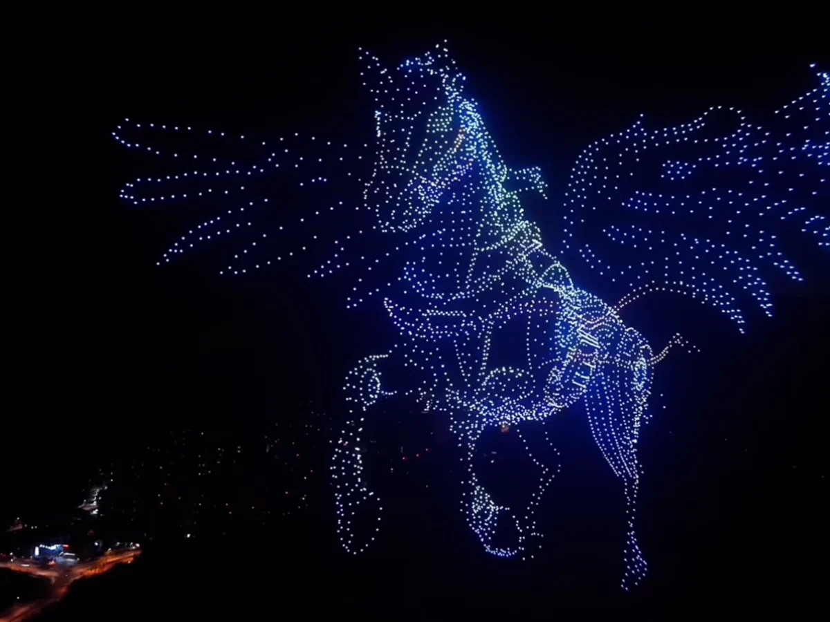 Crostars 10,000 drones forming majestic flying horse figure for Jinan Lunar New Year celebration, 2026
